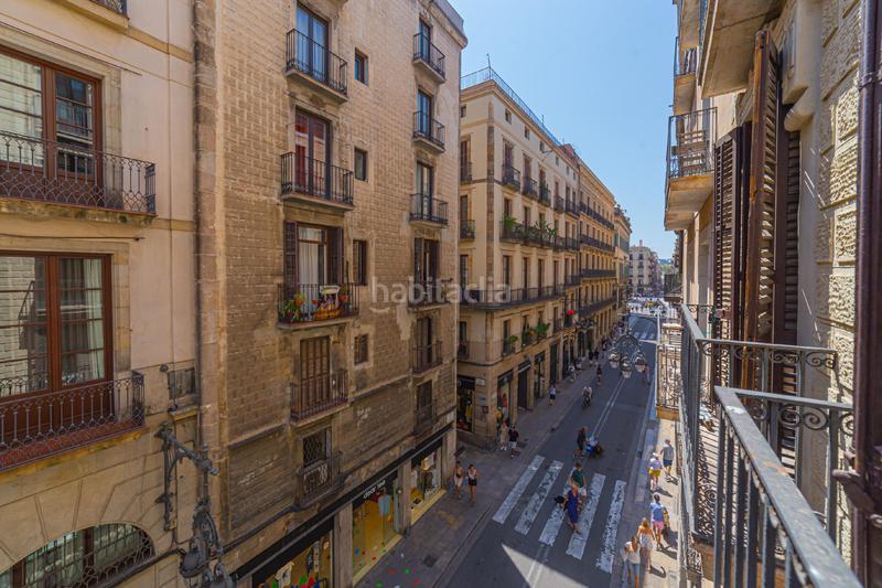 Foto 404079aa-08d5-48c6-b793-8f4cb3d6f397. Piso plaça sant jaume plaça del rei en Gòtic Barcelona