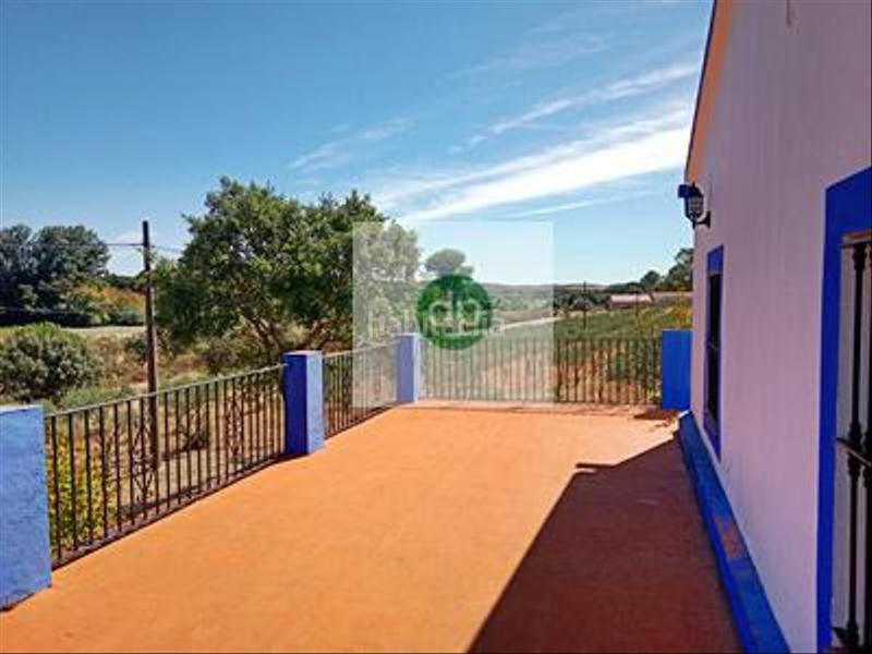 Foto aa7284c4-66d5-435c-b08f-1cf0100f84a4. Masia amb aparcament piscina a Codosera (La)