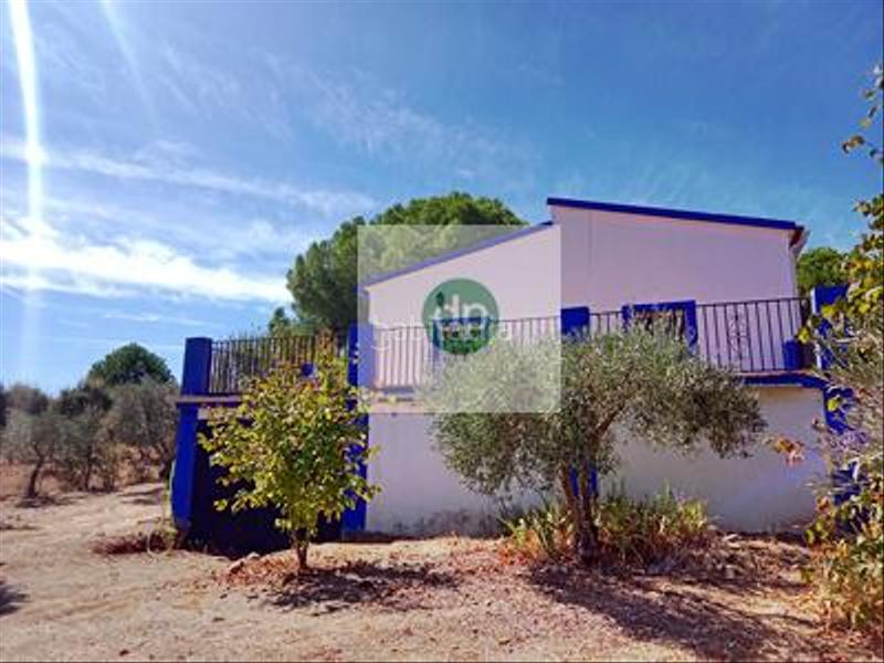 Foto d6218087-bb5d-4d93-8021-50d434e11408. Masia amb aparcament piscina a Codosera (La)