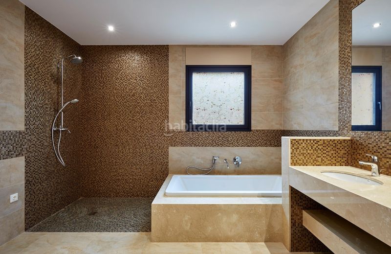 Foto 45de6ead-aa7f-4870-9baf-9f757ce6926b. Xalet amb aparcament piscina a Canyelles Lloret de Mar