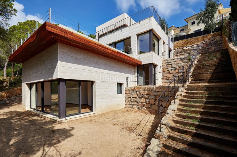 Foto 664bd1a5-9b16-43a9-82e6-b3933f8cb404. Xalet amb aparcament piscina a Canyelles Lloret de Mar