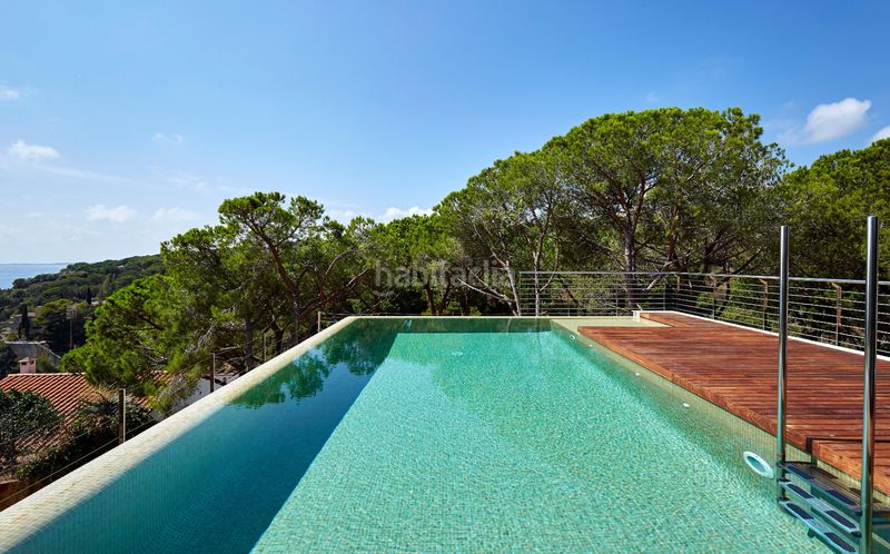 Foto 6753b3e4-c0b8-4f89-a575-e7eeedac02c1. Xalet amb aparcament piscina a Canyelles Lloret de Mar