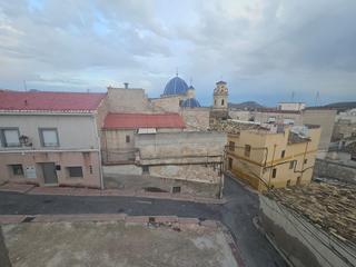 Casa aparellada a Monòver. Casa de 2 plantas en el casco antiguo, ayuntamiento