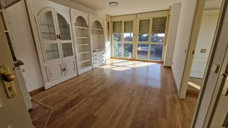 Apartament a Norte. Piso en zona calle cero de los gamos, a 10 min hipercor