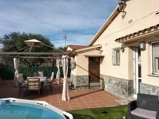 Chalet à Piera. Residencial  la plana