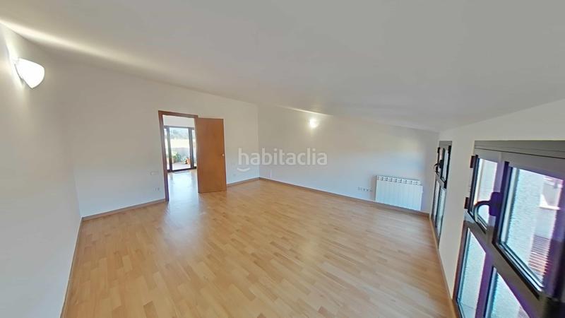 Foto c40ace85-f982-4c1b-bbb1-fb3cd5eb1348. Casa pareada barri can batista en Subirats