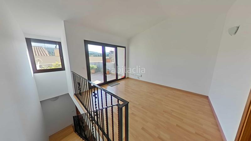 Foto feefb323-b8da-49c7-8eed-2253dbbc6445. Casa pareada barri can batista en Subirats