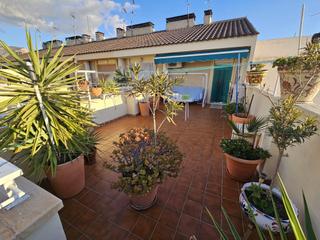 Casa aparellada a Campo Alto-Club de Campo. Adosado entre avda. del mediterráneo y sagrada familia