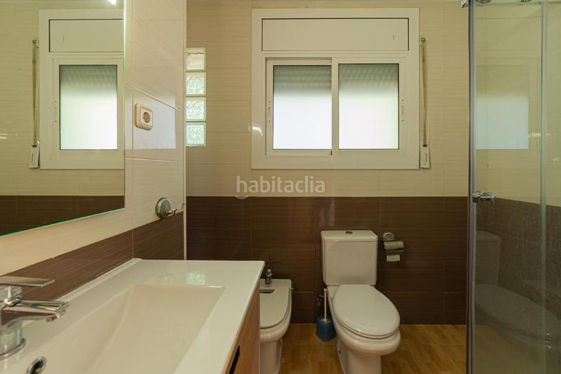Foto fc1a9ed9-5acb-46a7-b61e-bdeb70b85c35. Casa pareada canovellessant genis dels agudells. en Barcelona