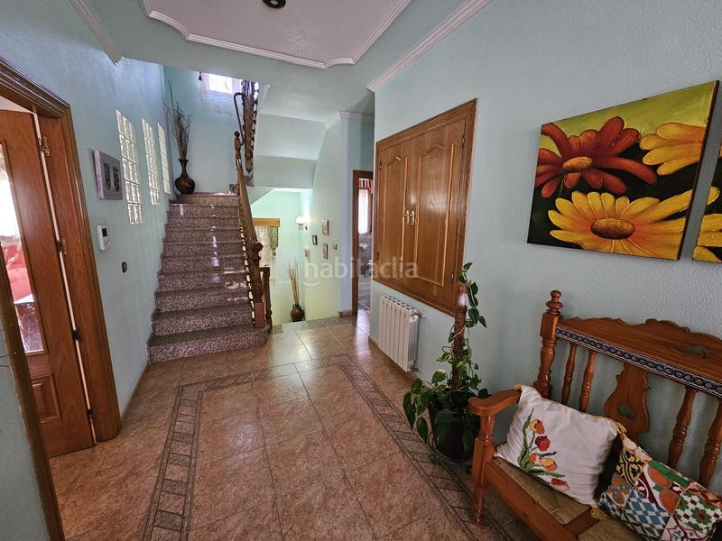Foto 0f8a11a8-c5ae-47b1-a992-cf7a844f11be. Casa pareada casa adosada en barrio carretera de sax en Elda