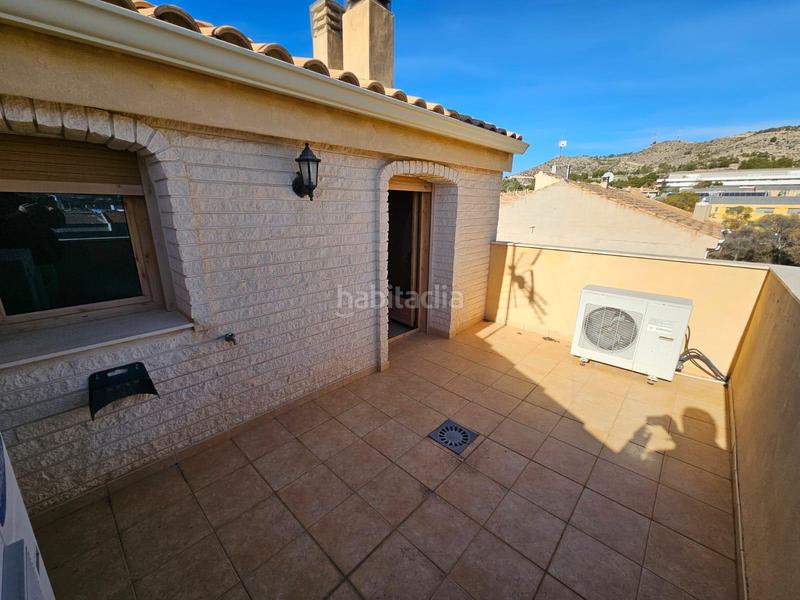 Foto 583bb929-4754-4272-abcf-b37100175f9c. Casa pareada casa adosada en barrio carretera de sax en Elda