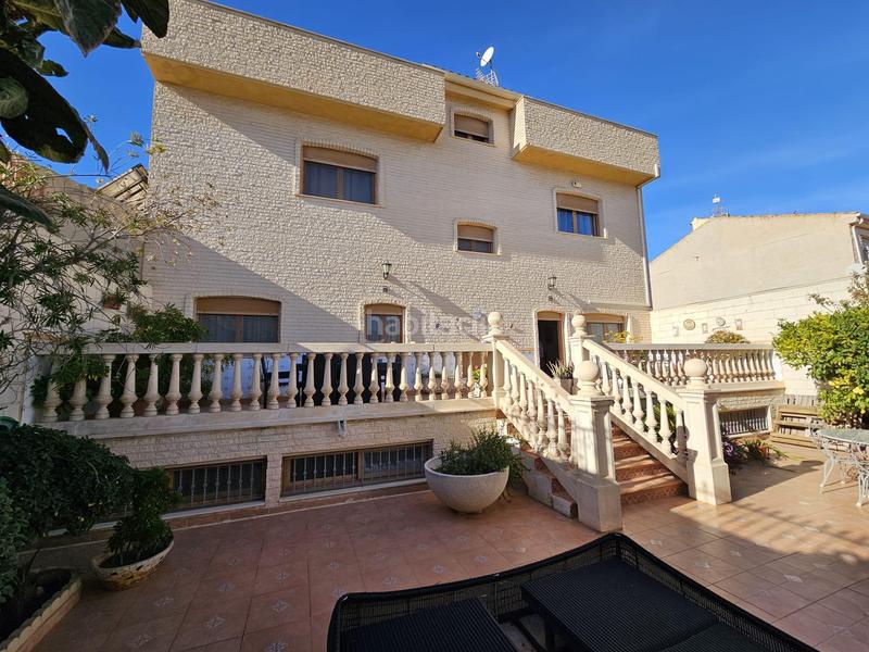 Foto cff8c537-ecc0-422d-93b2-0536c47a9a73. Casa pareada casa adosada en barrio carretera de sax en Elda