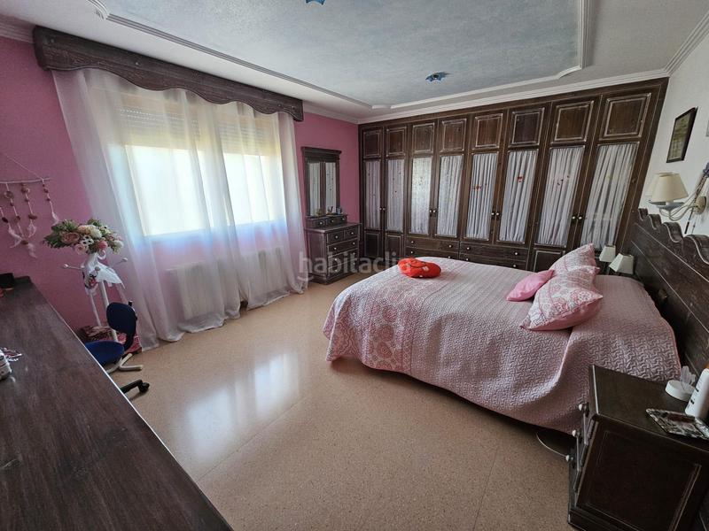 Foto ee33f4f2-41c9-436e-9b2d-3d6ad4a9894b. Casa pareada casa adosada en barrio carretera de sax en Elda