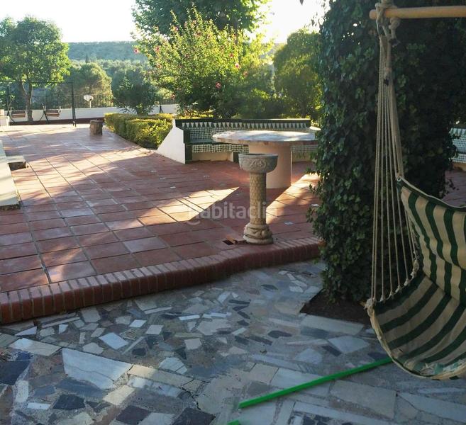 Foto 088ff1f4-3381-4f78-855a-87949bbc11bd. Chalet zona de chalets junto a la carretera acceso a . en Baeza