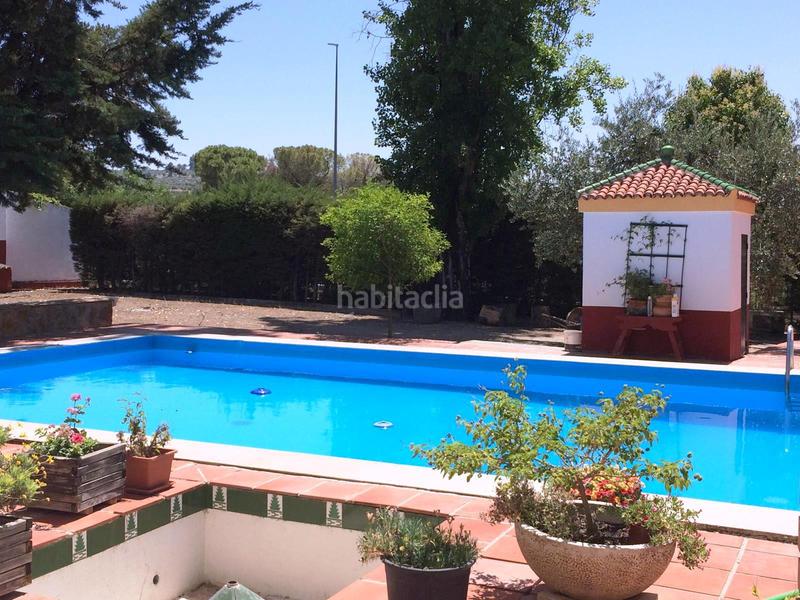 Foto 288dc790-a2b1-40f0-8401-86cde7842473. Chalet zona de chalets junto a la carretera acceso a . en Baeza