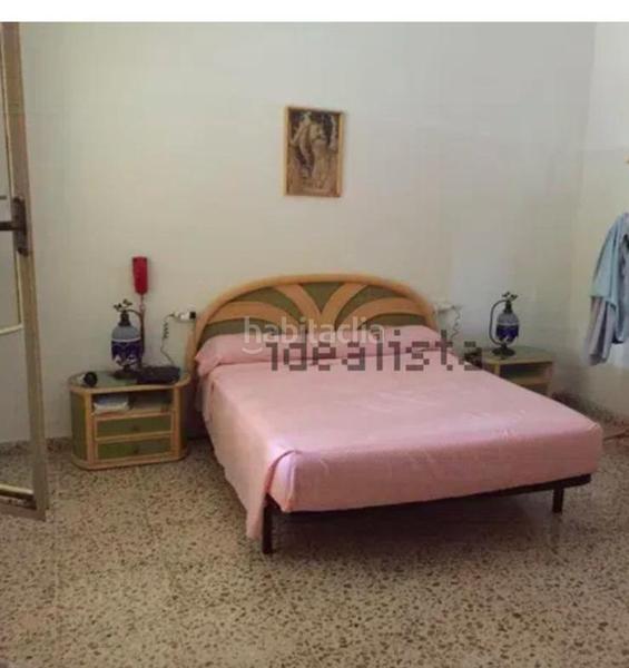 Foto 4401dc39-8ec6-4546-b5ae-7296ac1792f2. Chalet zona de chalets junto a la carretera acceso a . en Baeza