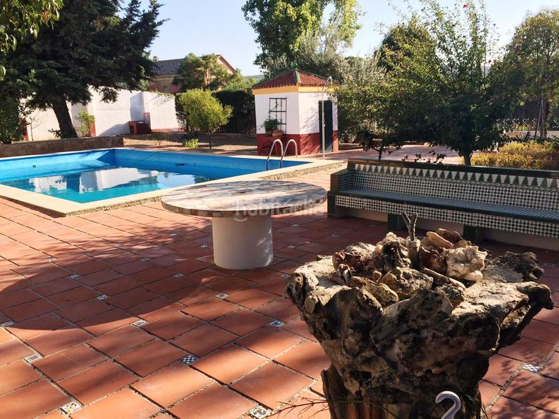 Foto 9c9ae3c7-e029-437a-b151-718739850d55. Chalet zona de chalets junto a la carretera acceso a . en Baeza