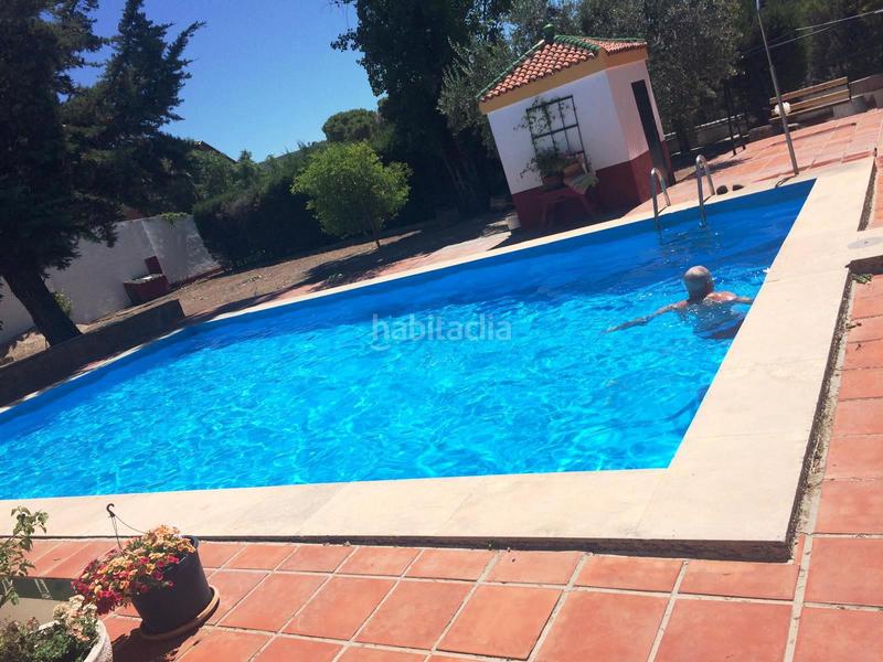 Foto ae012e5d-b79f-4459-9fc6-274b9421110a. Chalet zona de chalets junto a la carretera acceso a . en Baeza