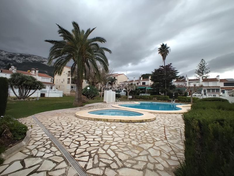 Foto e68f0053-a1d6-4313-bf82-2712baccf7a1. Casa aparellada amb calefacció piscina a El Montgó Dénia