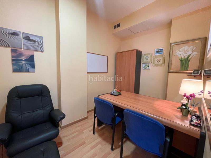 Foto d185ed53-0d39-4ac4-8bfc-b2988331453f. Local comercial a Creu Alta Sabadell