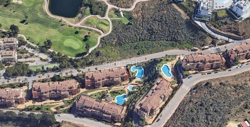 Foto d7d10f36-be6e-47c4-a3b9-7e97fef0baf2. Planta baja zona en expansión, en la cala , vista al mar en Mijas