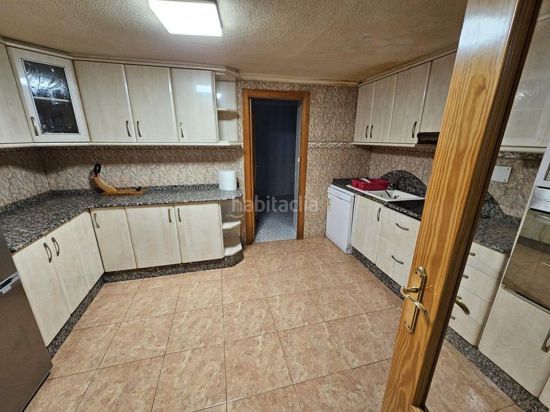 Foto 003e5e7d-5f10-4874-aa55-846680840f0e. Casa aparellada amb calefacció a Monòver