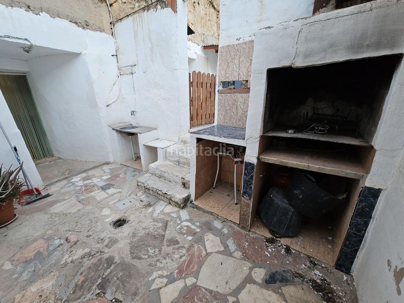 Foto aaf0fb57-6330-4b94-bc75-7457a6852618. Casa aparellada amb calefacció a Monòver