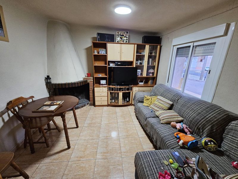 Foto f1682a4a-20f3-407b-9293-bde3ba20430b. Casa aparellada amb calefacció a Monòver