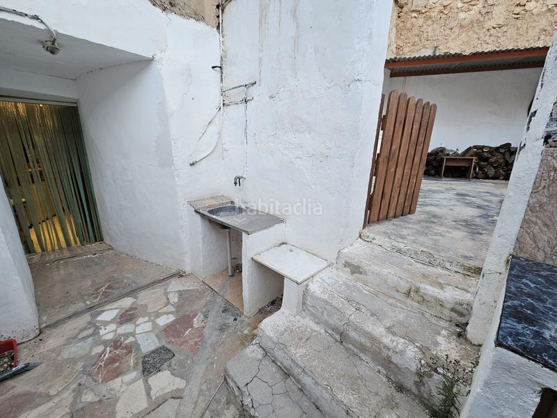 Foto fa80360d-a6f6-4419-8d69-08a1a26d6ce0. Casa aparellada amb calefacció a Monòver