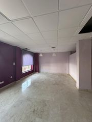 Lloguer Local Comercial a Playa de Garrucha. Al lado del centro de salud y de la calle mayor.