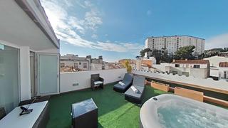 Casa aparellada a Canet de Mar. A 5 minutos del ayuntamiento, mar a 200m, renfe a 2 min