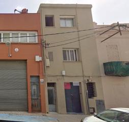 Casa aparellada a Montgat. Edificio en montgat, barcelona