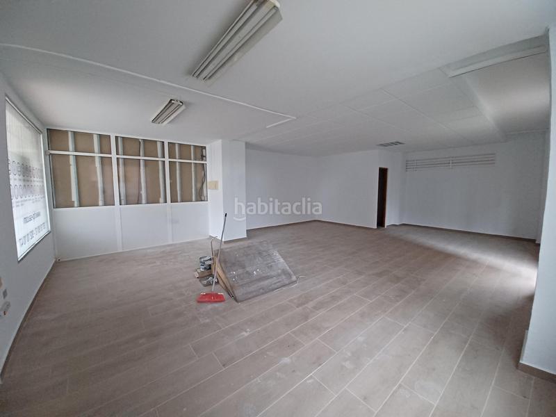 Foto ddb8c81b-7e00-4c5d-b1d9-459d8299882d. Lloguer local comercial a Centro Cáceres