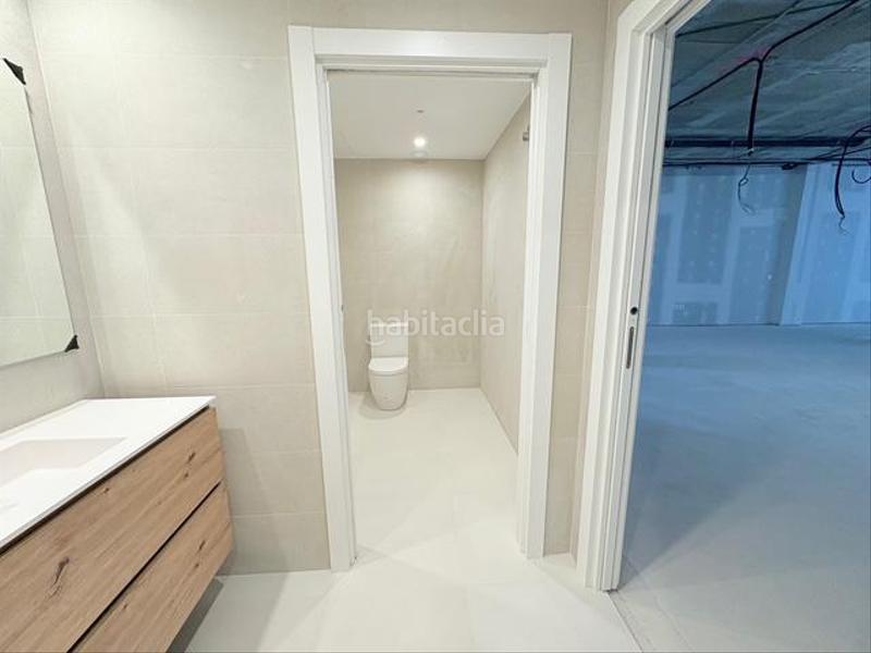 Foto b31c4412-7646-4dc5-86c6-70987b8b1196. Alquiler local comercial en el mejor eje comercial , la rambla en Sabadell