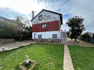 Chalet in Piera. Urbanización can claramunt