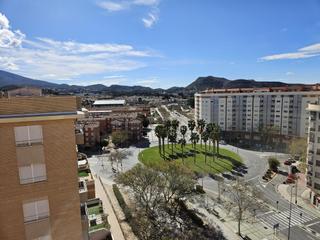 Apartament a Las Trescientas-San Francisco-Ciudad Vergel. Piso con ascensor en la avenida de ronda  c. de futbol