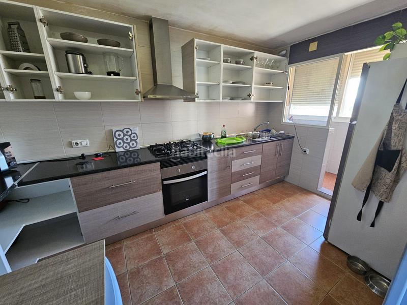 Foto 9ca96380-c193-4cce-8d6c-952cea36e604. Apartament amb calefacció aparcament a Las Trescientas-San Francisco-Ciudad Vergel Elda