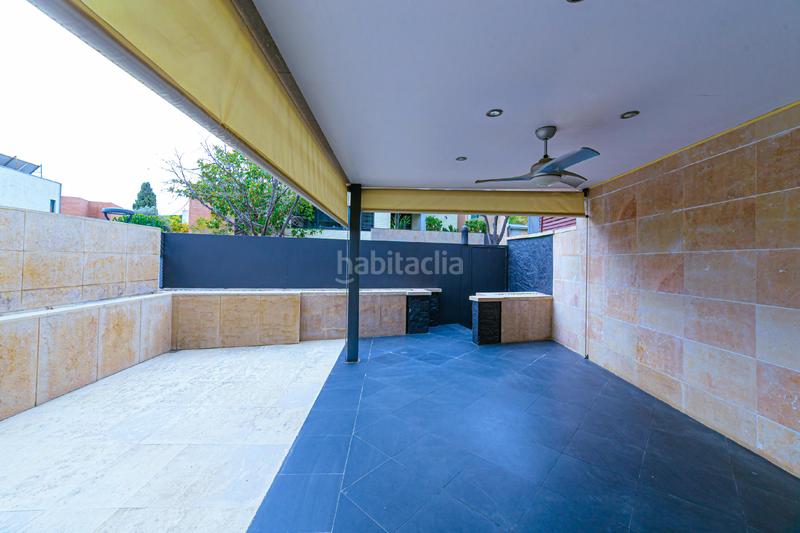 Foto cc35984f-3e6a-4502-b26f-024118e5c694. Casa pareada junto a collserola en Sarrià Barcelona
