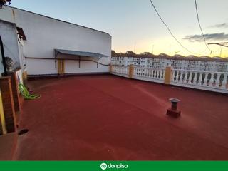 Xalet a Almendralejo. Casa ubicada en buena zona de almendralejo