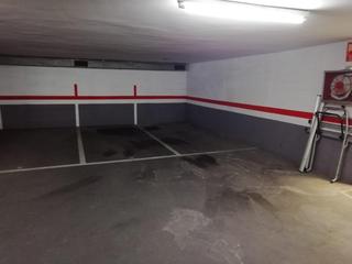 Posto auto in La Nova Esquerra de l´Eixample. Entre roselló y còrsega