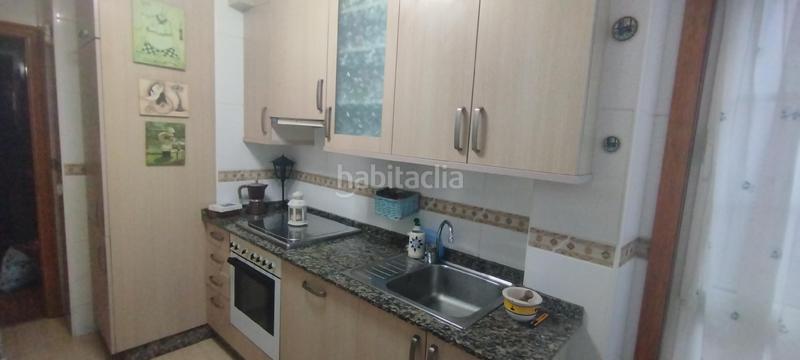 Foto c0c84474-c3f8-4a40-b890-738fe9553dc9. Piso  en muy buenas condiciones en monte alto en Coruña (A)