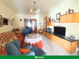 Apartament a Hinojosa del Valle. Pleno corazón de la ciudad, ascensor y salón luminoso