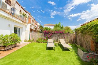 Casa aparellada a Pedralbes. Zona de pedralbes