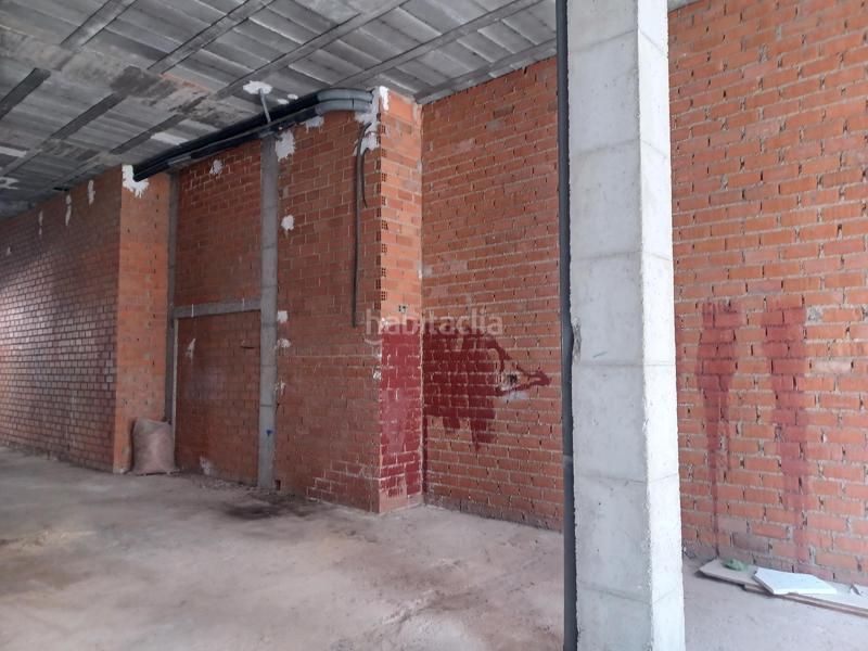 Foto 6fbf7c31-b874-4f6c-b889-471a552f4b2f. Alquiler local comercial a 150 metros de la cruz de los caídos en Cáceres