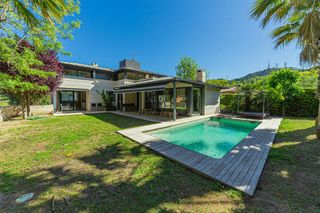 Chalet in La Miranda-Can Candeler. La miranda   can candeler