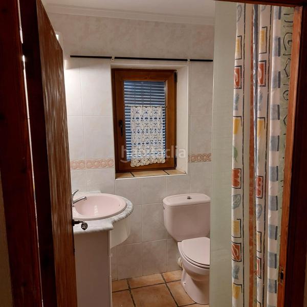 Foto d1bca58d-3b29-4f85-9f6e-c7bac2607e57. Casa aparellada amb calefacció a Benilloba