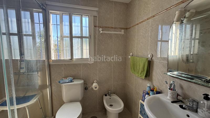 Foto b6cf8af1-1bda-47be-b18e-fb65216c3757. Planta baja urbanización tranquila, a 5 min de fuengirola en Mijas