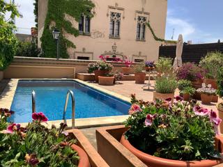 Casa aparellada a Tiana. Centre a prop de plaça de la vila