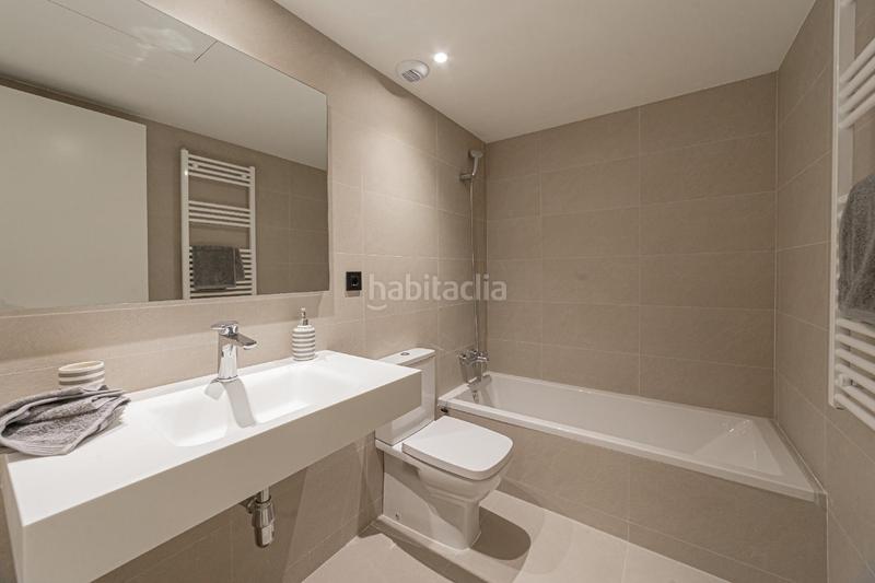 Foto 895addcd-a028-490a-8c77-c393800787c4. Piano terra con parcheggio in Centre Hospitalet de Llobregat (L´)