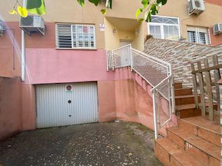 Casa aparellada a La Cañada - Aldea Moret. Ubicada a dos minutos del ferial